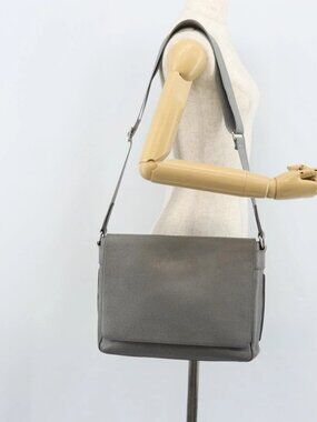 LOUIS VUITTON Taiga Roman MM Shoulder Bag Gray Gracie M32623 LV Auth 172661